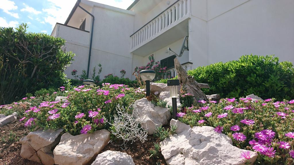 Apartments Anastazija Паг Екстериор снимка