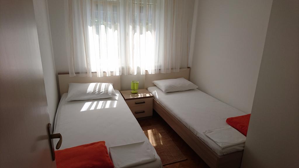 Apartments Anastazija Паг Екстериор снимка