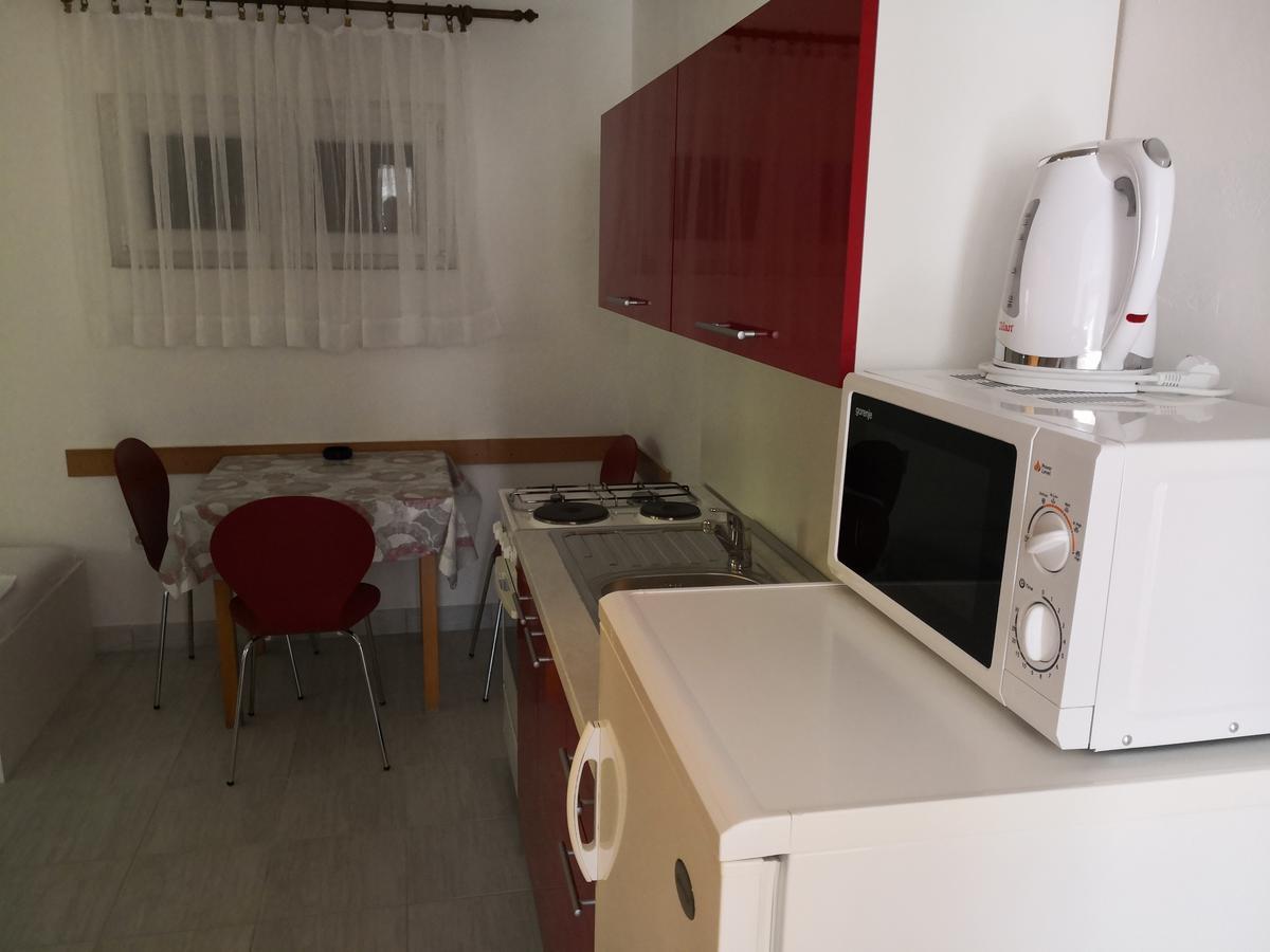 Apartments Anastazija Паг Екстериор снимка