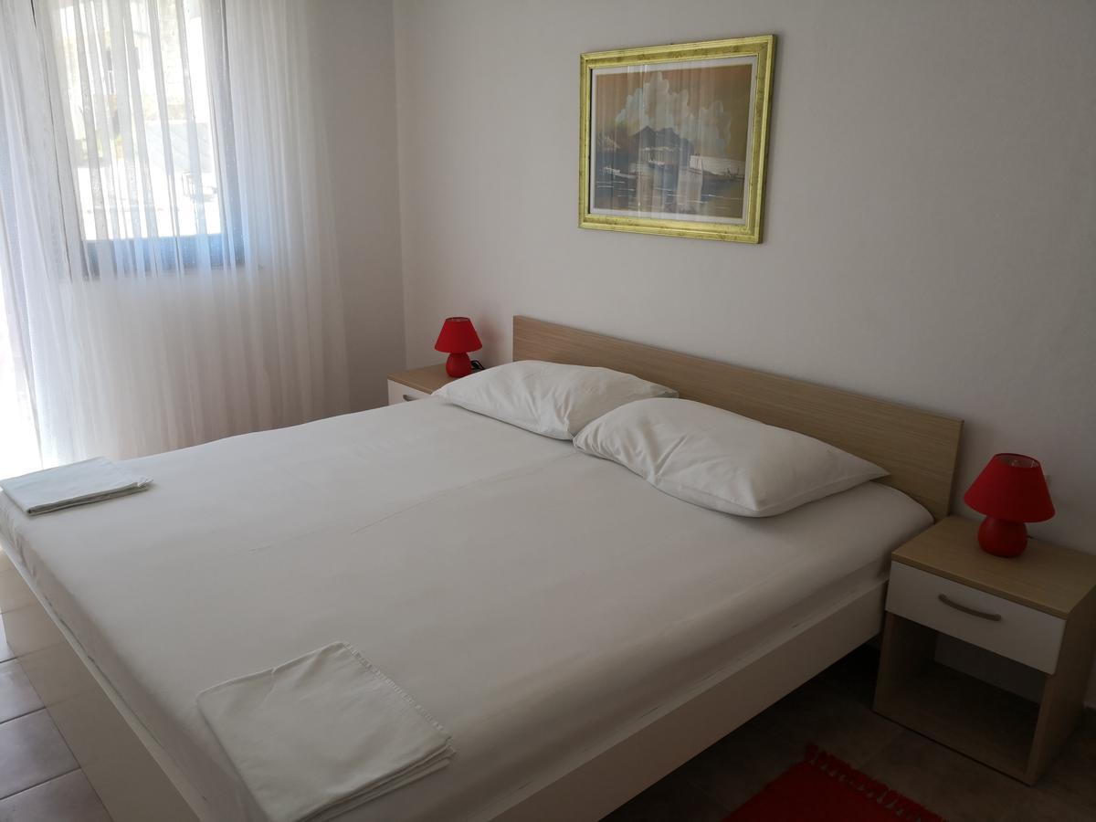 Apartments Anastazija Паг Екстериор снимка