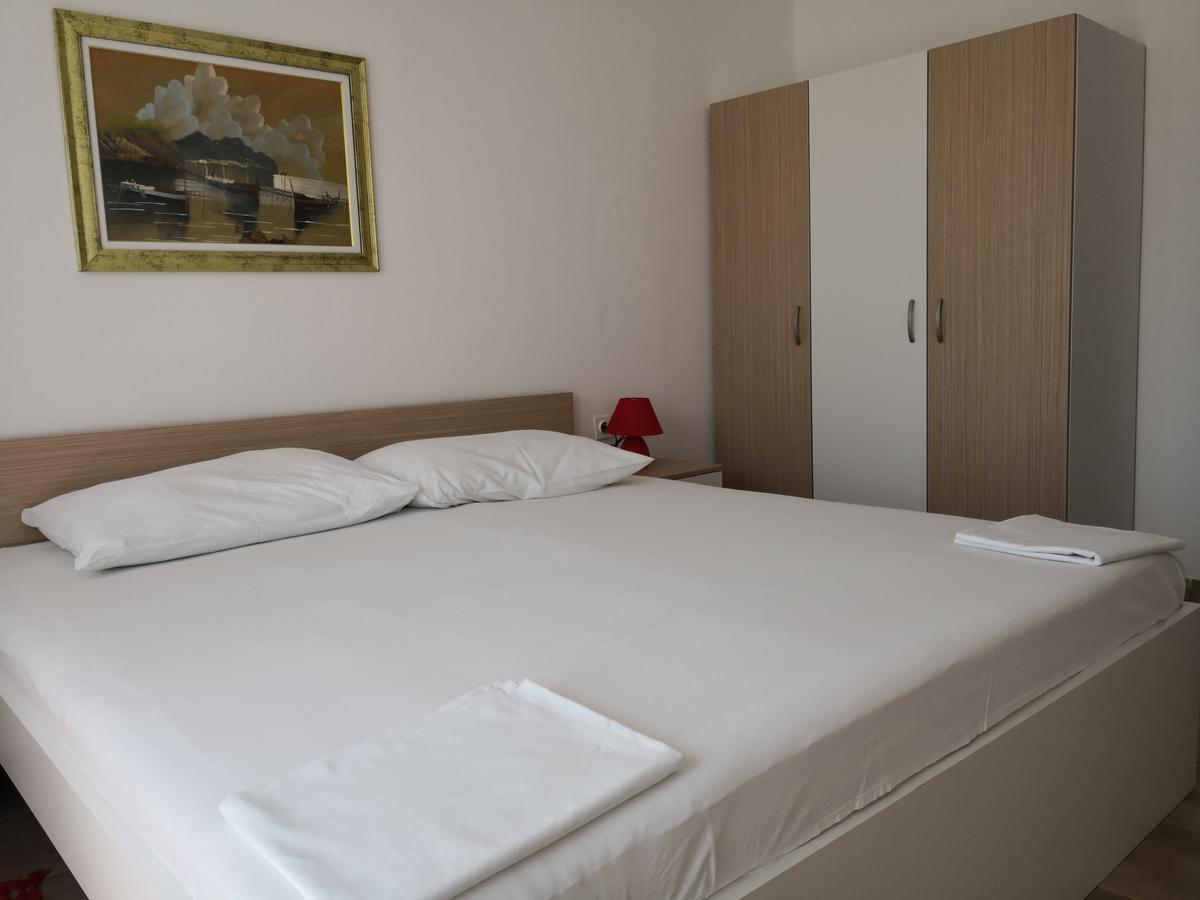 Apartments Anastazija Паг Екстериор снимка